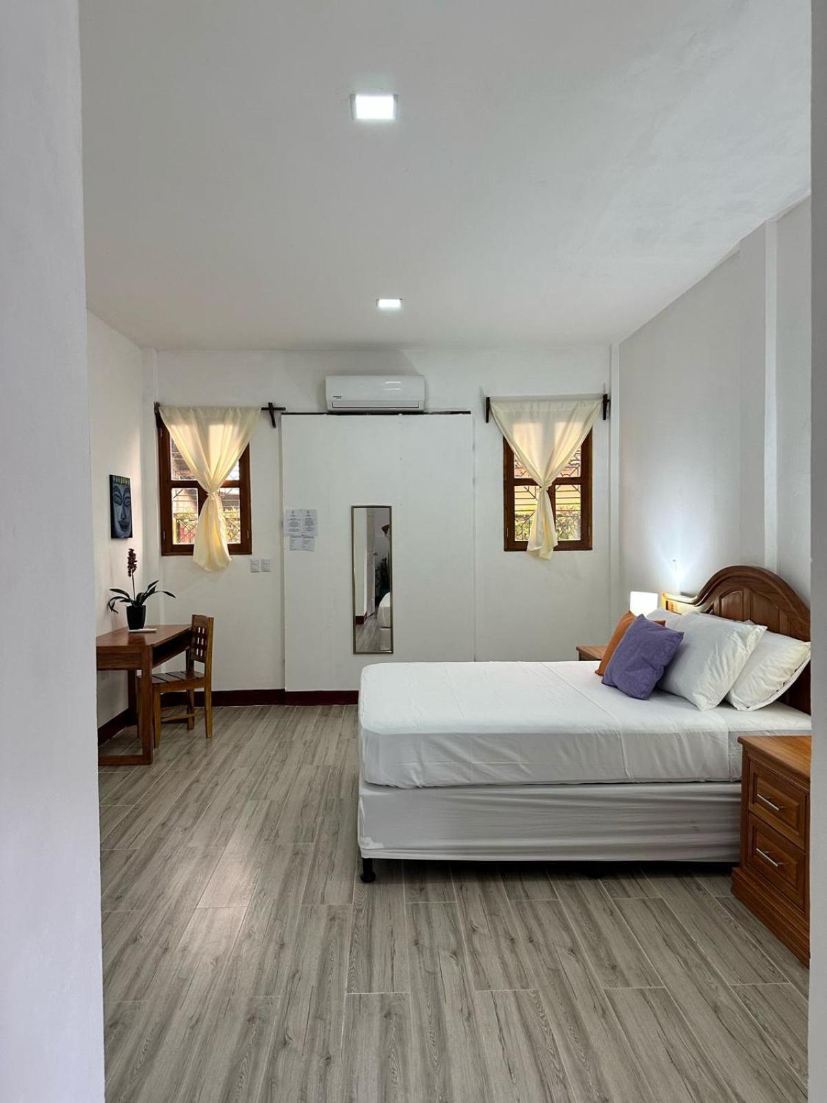 Hotel Al Sole Leon Bagian luar foto
