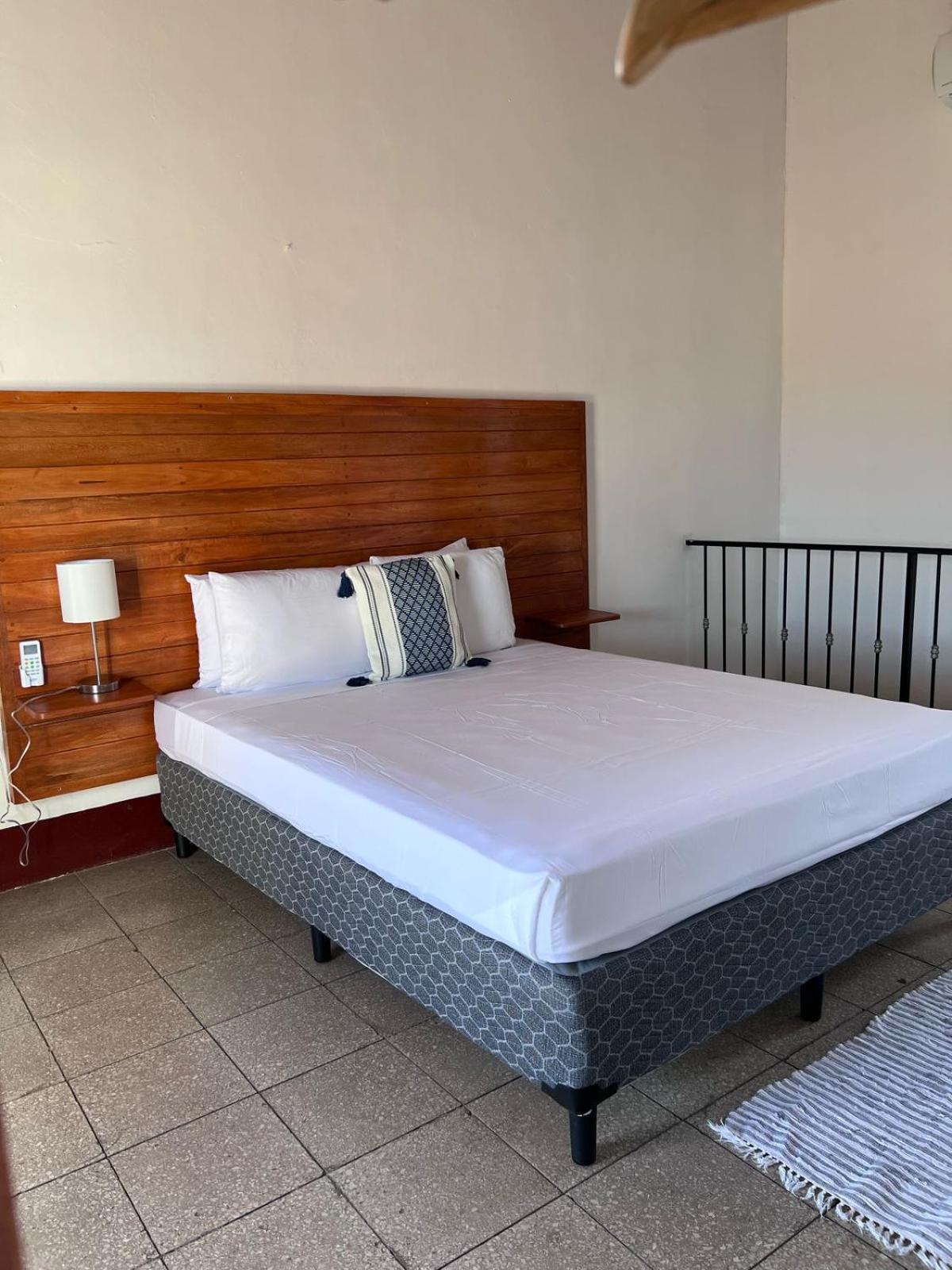 Hotel Al Sole Leon Bagian luar foto